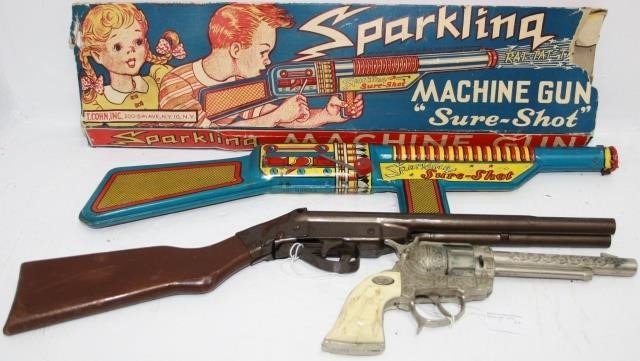 Appraisal: LOT OF TOY GUNS TO INCLUDE GENE AUTRY SIX-SHOOTER WITH