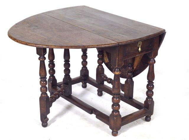 Appraisal: LATE th EARLY th CENTURY OAK GATELEG DINING TABLE the