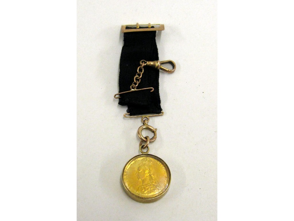 Appraisal: Old Queen Victoria head sovereign dated in ct gold pendant