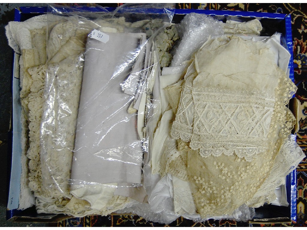 Appraisal: Box of vintage lace collars and cuffs to w snakeskin