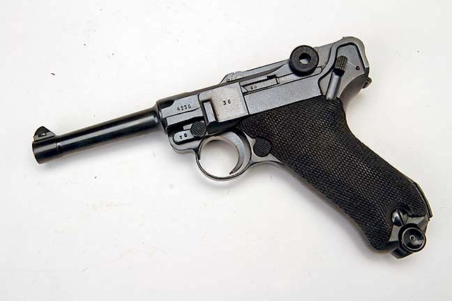 Appraisal: Luger S mm SN with fxo magazine This gun requires