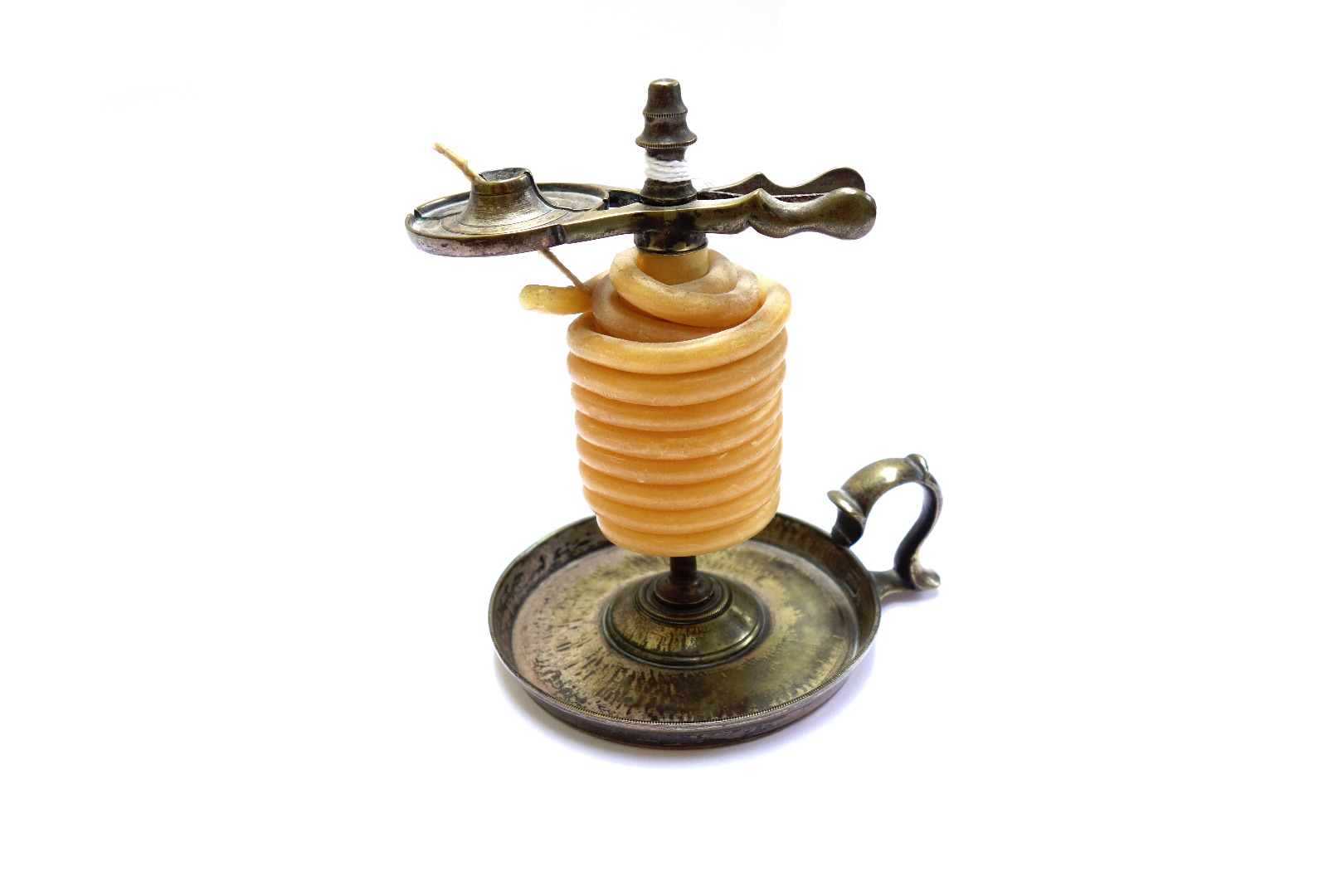 Appraisal: A Georgian brass wax jack with scissor action and looped