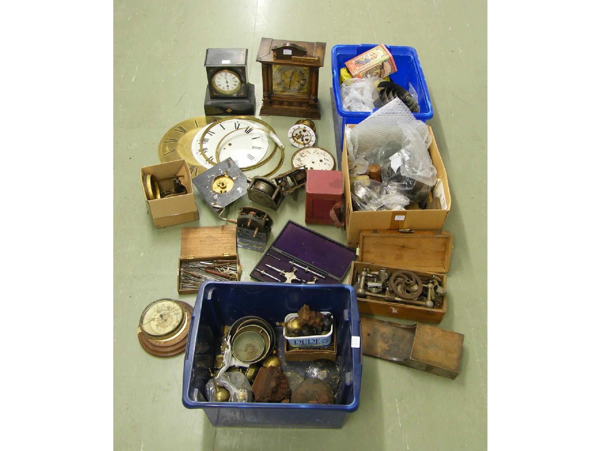 Appraisal: Quantity of various clocks in need of repair also a