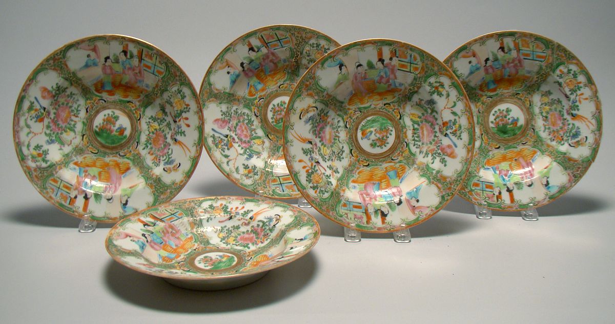 Appraisal: FIVE CHINESE EXPORT ROSE MEDALLION PORCELAIN SOUP BOWLS th CenturyWith