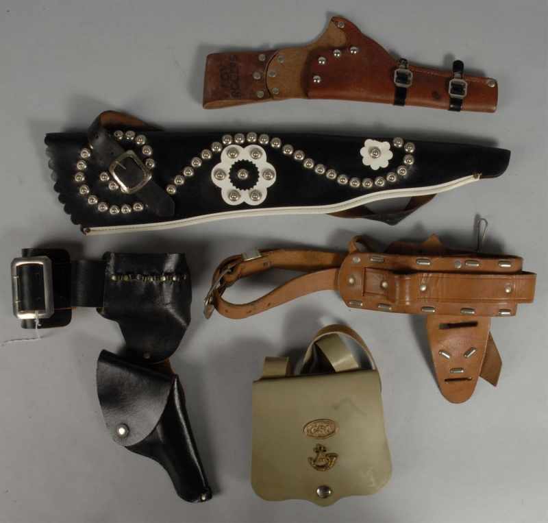 Appraisal: Lot of Leather Holster Related Items Description Includes one Roy