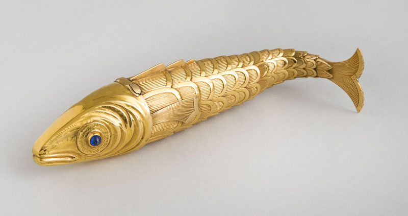 Appraisal: SCHLUMBERGER K GOLD ARTICULATED FISH-FORM CIGARETTE LIGHTER Marked 'Schlumberger' and