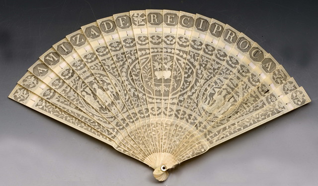 Appraisal: A CHINESE CANTON BRISE FAN inscribed Amizade Recipoca and with