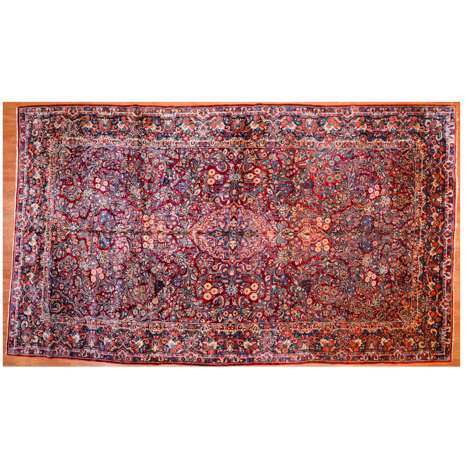 Appraisal: SEMI-ANTIQUE SAROUK CARPET PERSIA X Second quarter- th century hand-knotted