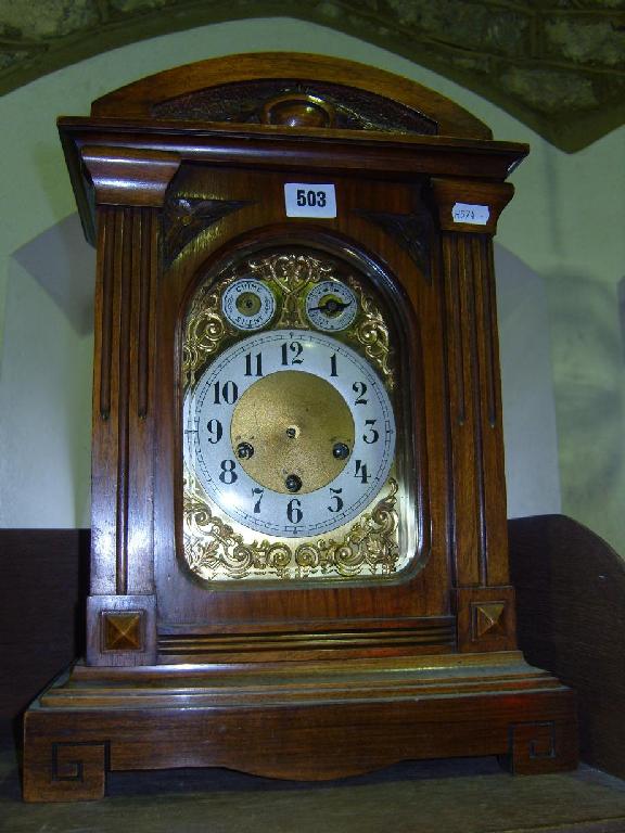 Appraisal: An early th century walnut bracket clock with -train movement