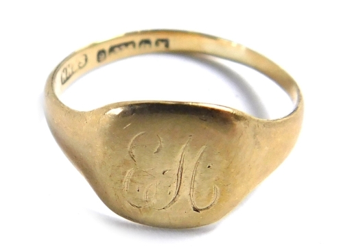 Appraisal: A ct gold signet ring with square shield bearing the