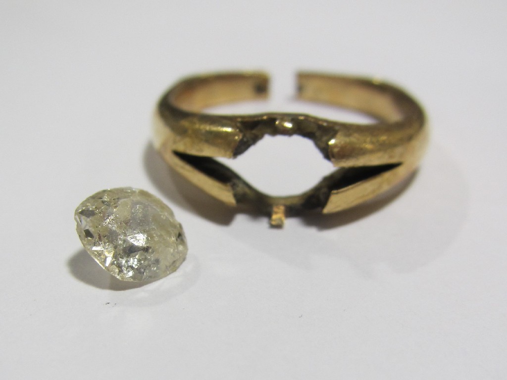 Appraisal: Gents heavy gold ring with loose old cut diamond measuring