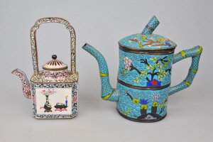 Appraisal: A th century Chinese cloisonne coffee pot of bamboo form