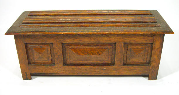 Appraisal: Small oak box in the form of a coffer with