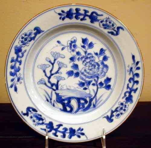 Appraisal: CHINESE BLUE AND WHITE PORCELAIN PLATE Qianlong circa The center