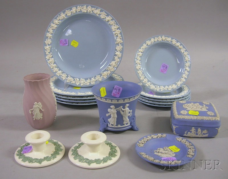 Appraisal: Fifteen Pieces of Modern Wedgwood Ceramics and a Solid Jasper