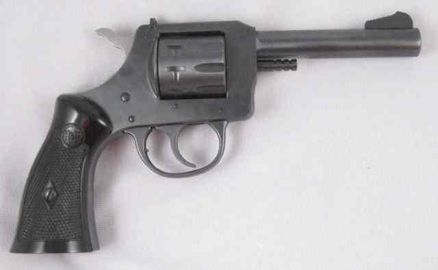 Appraisal: HARRINGTON AND RICHARDSON MODEL DOUBLE ACTION REVOLVER lr caliber ''