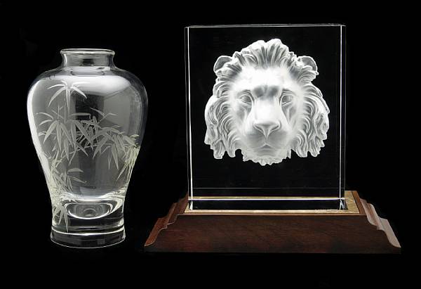 Appraisal: A Steuben clear glass sculpture Regal Lion designed by Peter