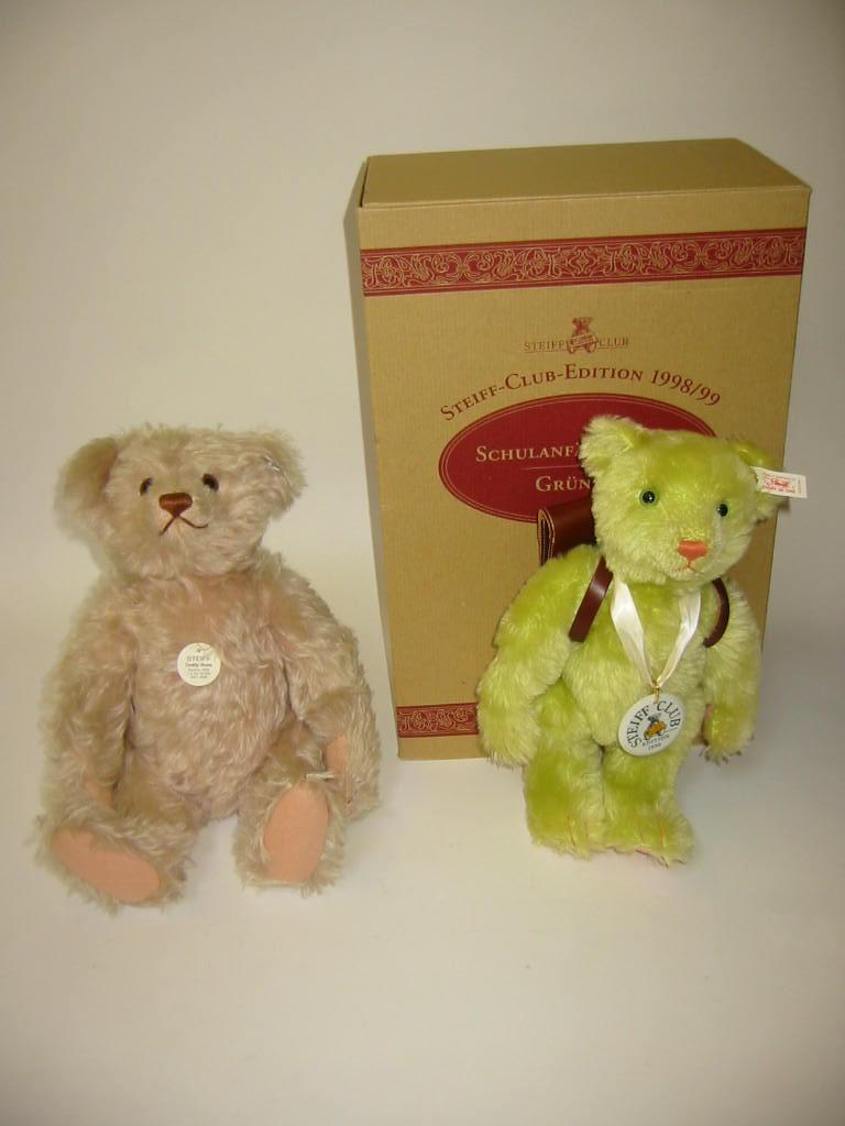 Appraisal: Two Steiff Replica bears a Steiff Club Special Edition School