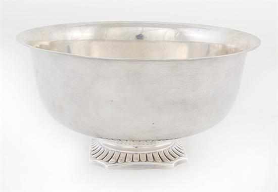 Appraisal: American sterling punch bowl flared rim on squat bowl on