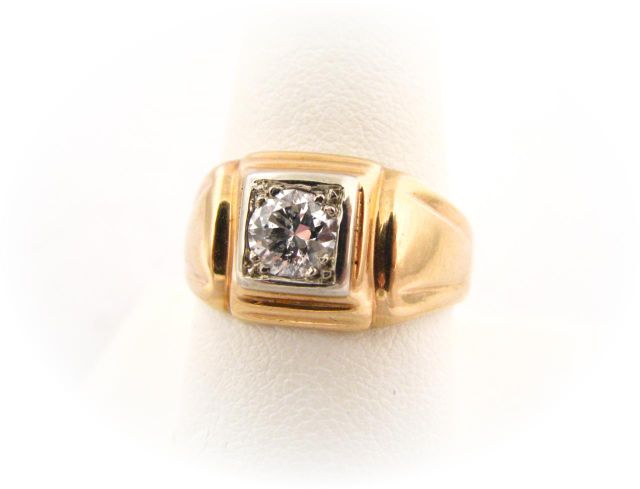 Appraisal: k yellow gold gentleman's ring with approximately ct round diamond