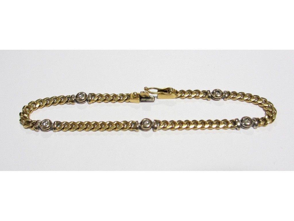 Appraisal: An eighteen carat gold curb link bracelet with five collet