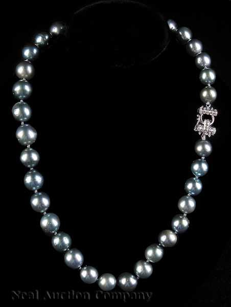 Appraisal: A Necklace of - mm Tahitian Black Pearls with a