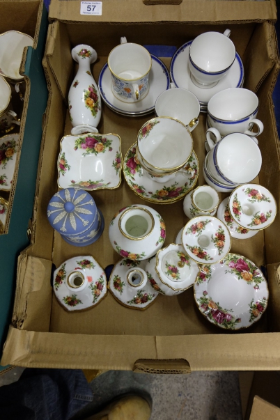 Appraisal: A collection of Royal Albert Old Country Roses items Wedgwood