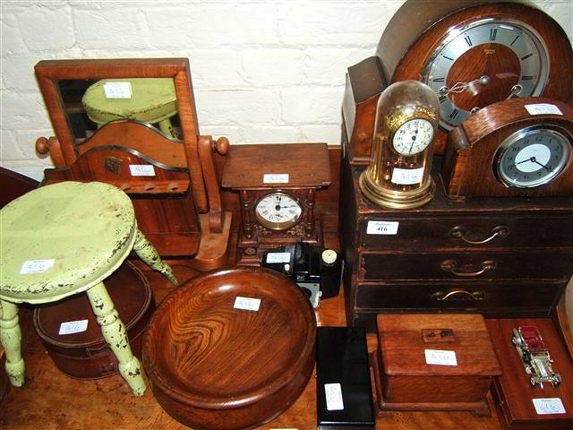 Appraisal: A mixed collection of various items including four mantel clocks