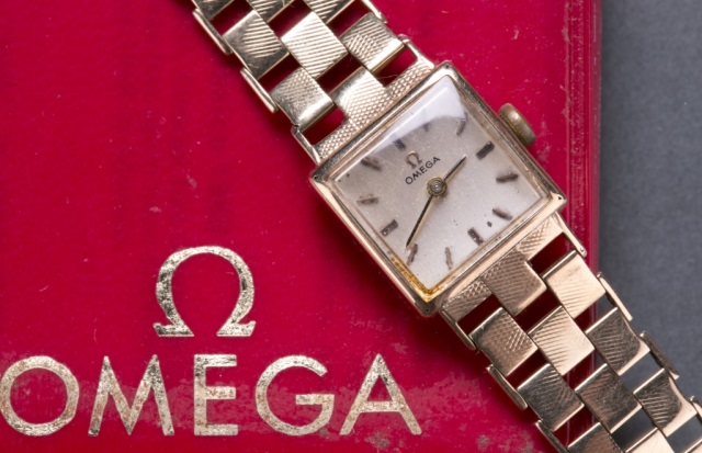 Appraisal: Ladies' K Gold Omega Wrist Watch Marked on band and