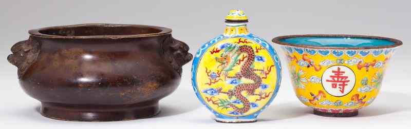 Appraisal: Three Chinese Objets d'Artthe first a Canton enameled tea bowl