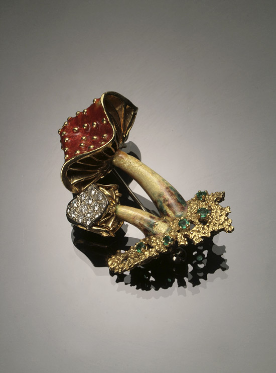 Appraisal: Italian -Karat Yellow-Gold Diamond Emerald and Enamel 'Mushroom' Brooch One