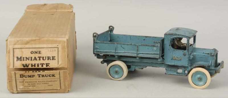 Appraisal: Cast Iron Arcade White Dump Truck Toy Description With original