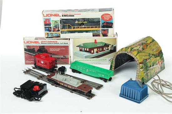 Appraisal: LIONEL ELECTRIC TRAIN SET American mid th century Train engine