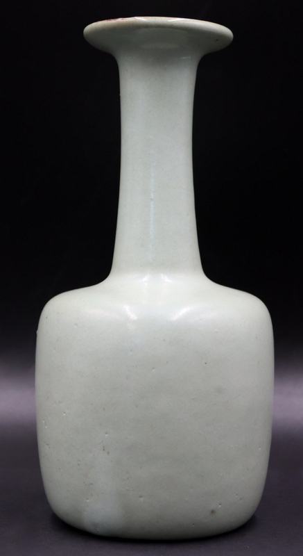 Appraisal: Chinese Celadon Vase Chinese Celadon glaze vase with oversized rim