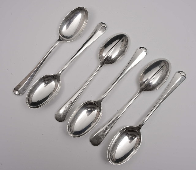 Appraisal: A set of six rat tail pattern silver dessert spoonsSheffield