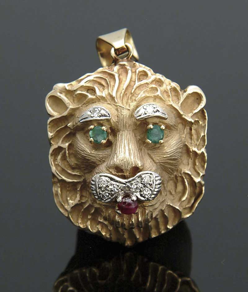 Appraisal: K YELLOW GOLD EMERALD DIAMOND AND RUBY LION PENDANT Cast