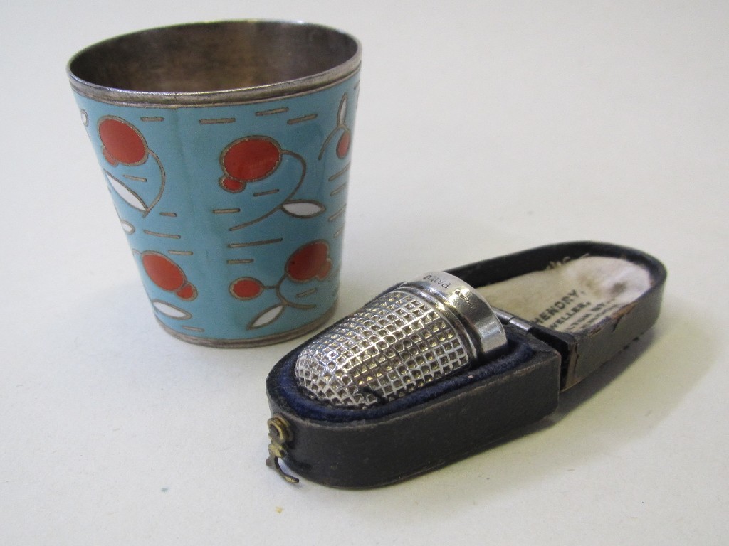 Appraisal: Lot comprising thimble in case and a white metal and