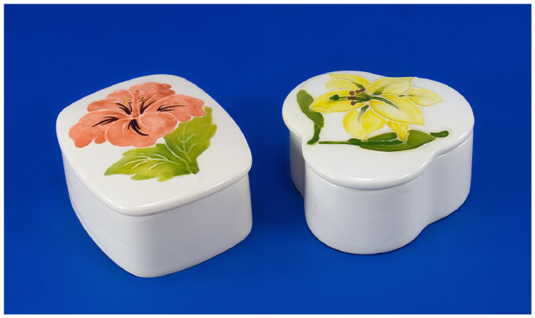 Appraisal: Moorcroft Trinket Boxes and Covers in total Marks to Base