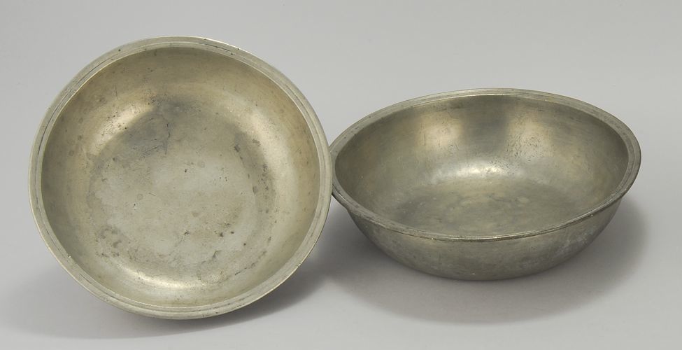 Appraisal: TWO ANTIQUE ENGLISH PEWTER BOWLS Circa Marks illegible Diameters and