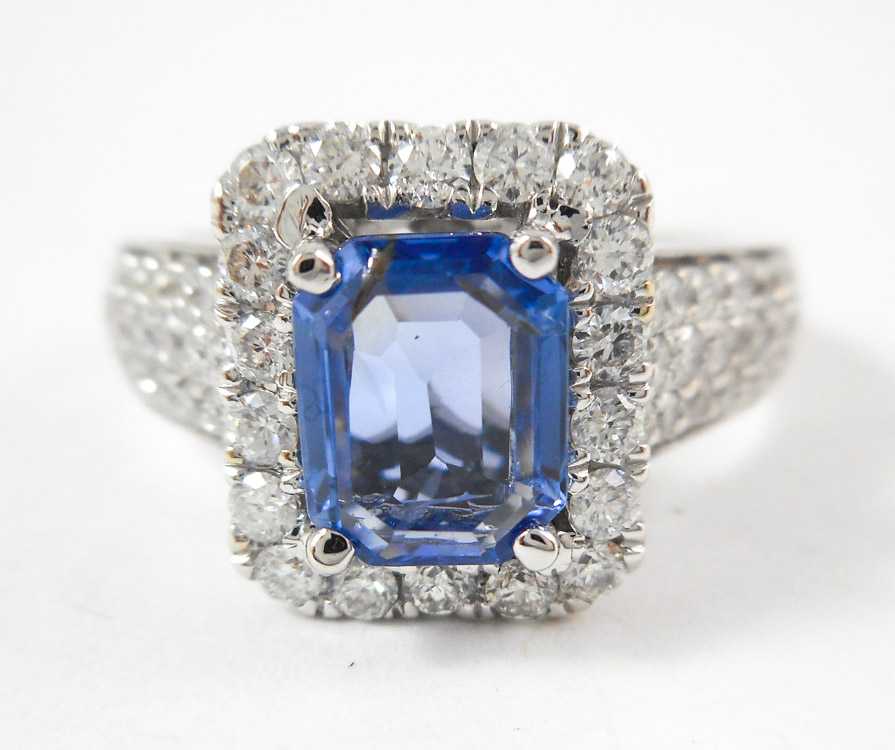 Appraisal: SAPPHIRE DIAMOND AND FOURTEEN KARAT GOLD RING with GIA Sapphire