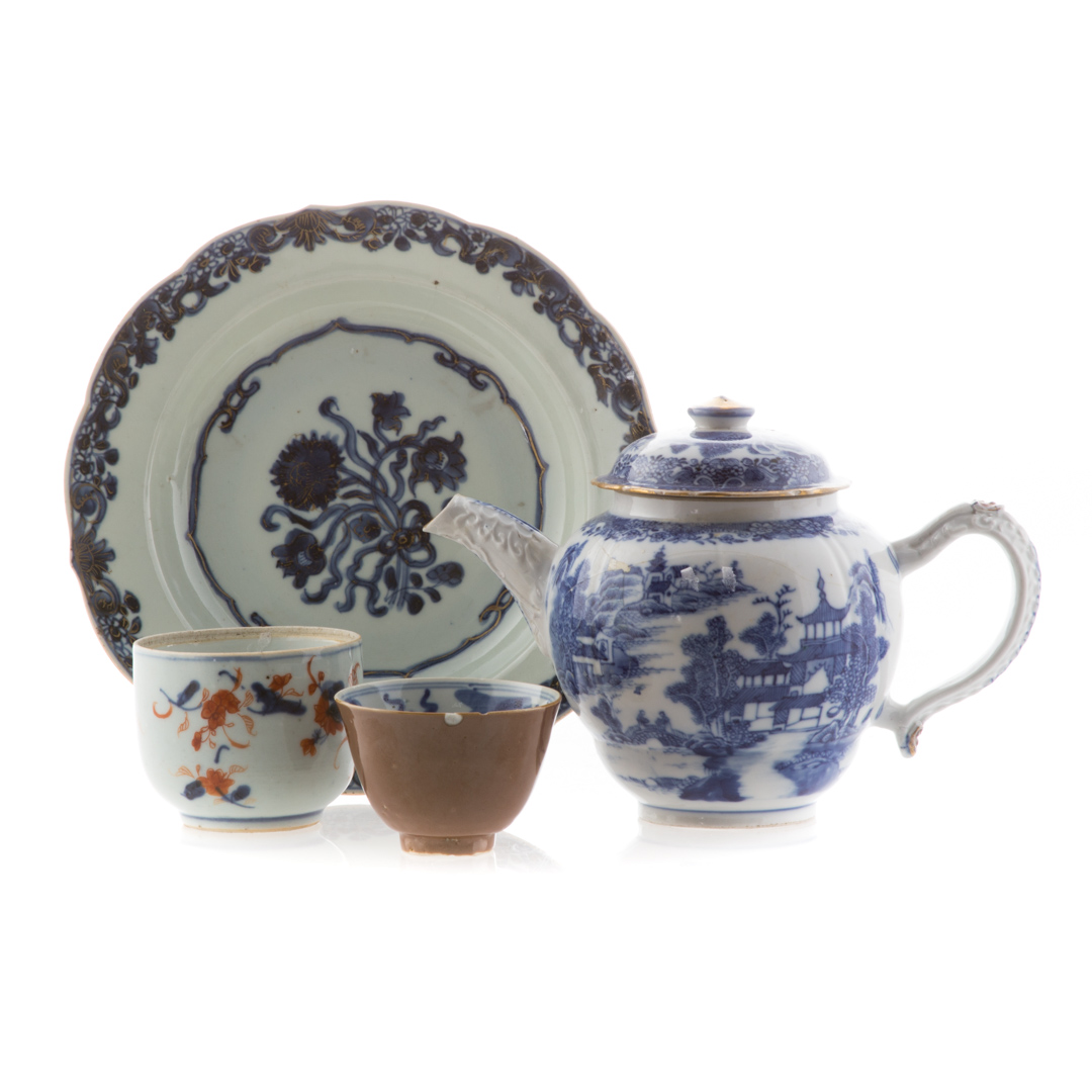 Appraisal: Four pieces of Chinese Export porcelain th century including Nanking