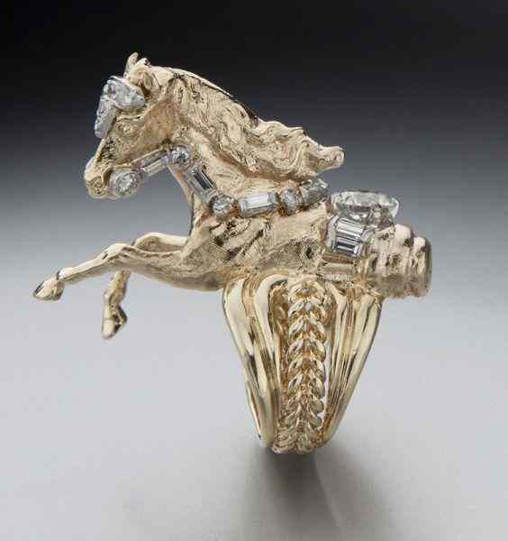 Appraisal: K gold and diamond horse design ringfeaturing one old European