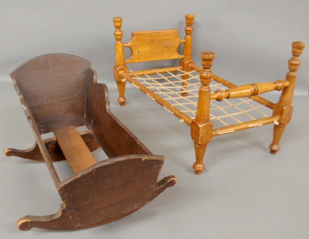 Appraisal: - Maple doll bed h x w x l th