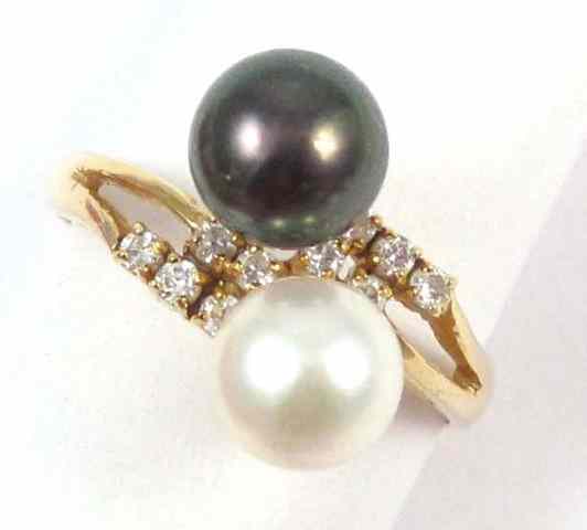 Appraisal: PEARL DIAMOND AND YELLOW GOLD RING k yellow gold ring