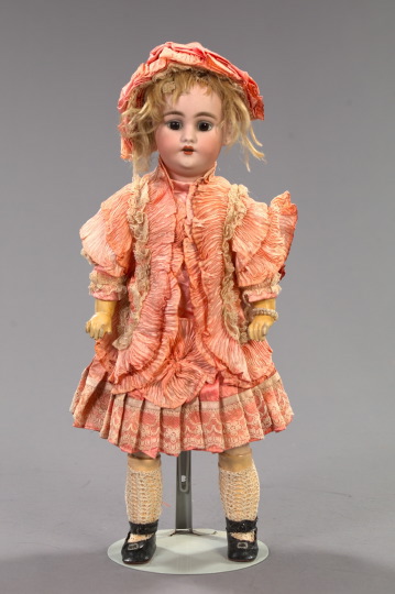 Appraisal: Antique Simon Halbig of Germany Doll marked SH DEP the