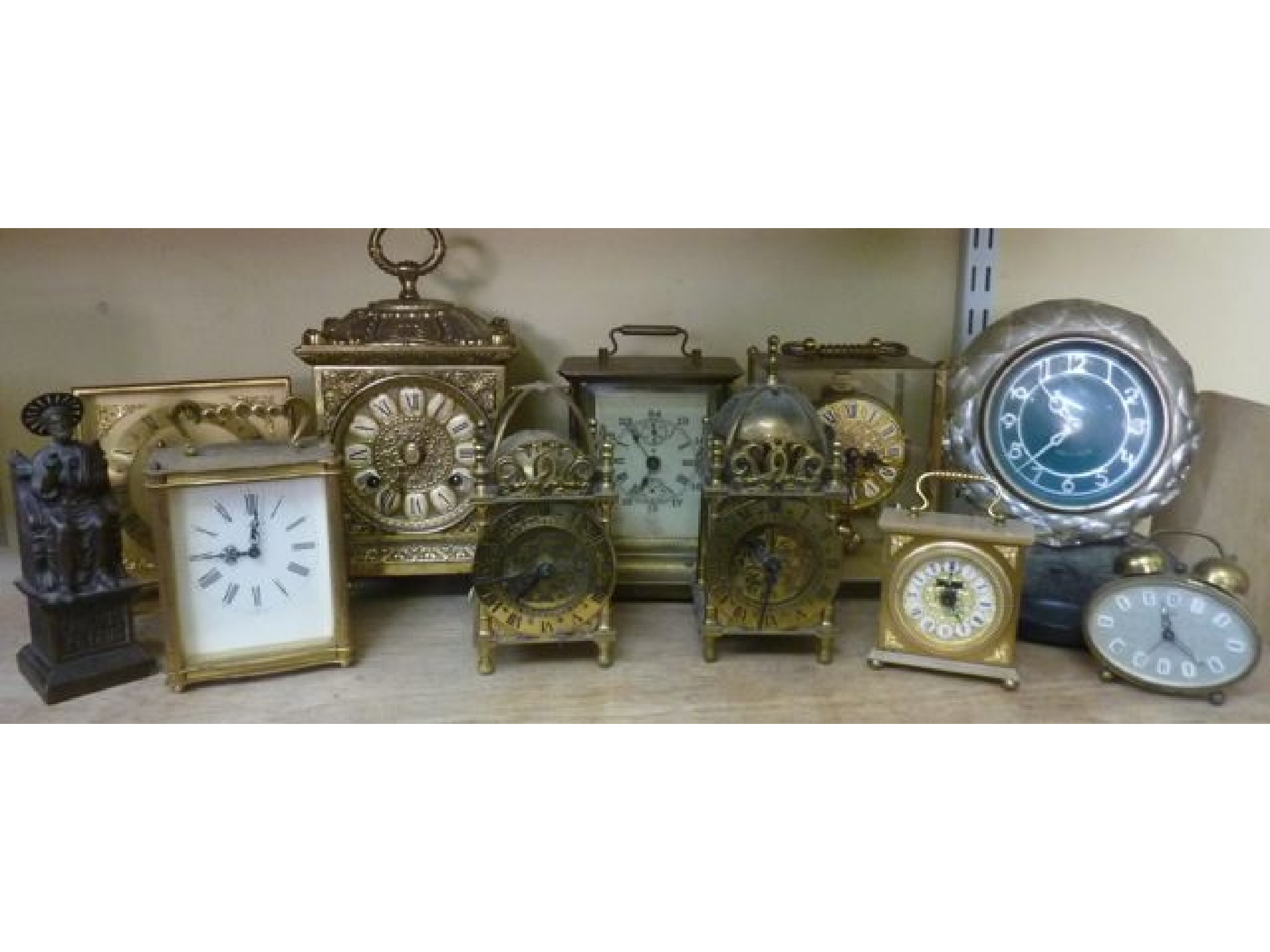 Appraisal: A mixed collection of small brass and other mantle clocks