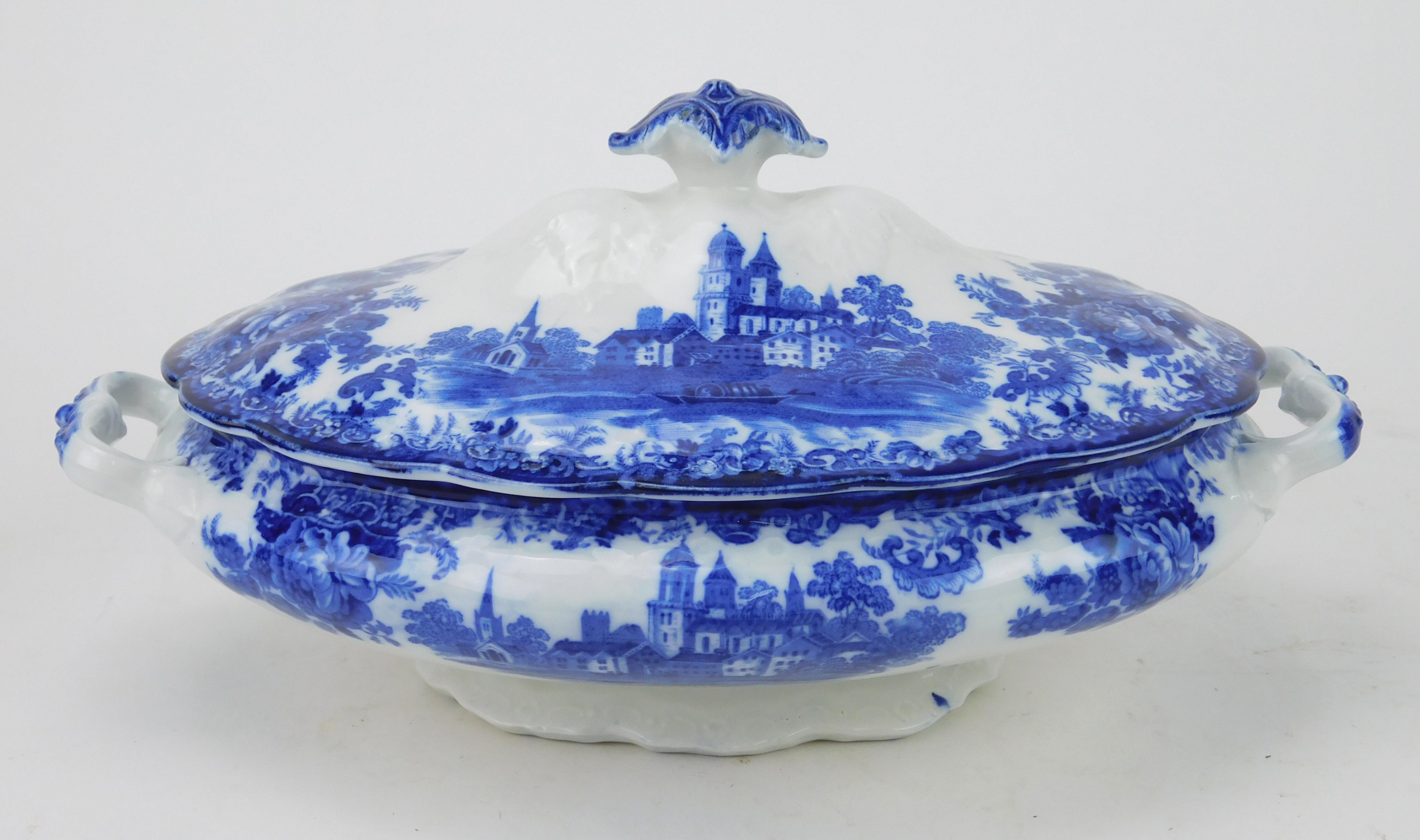 Appraisal: Flow Blue Vegetable tureen with lid 'Toga'