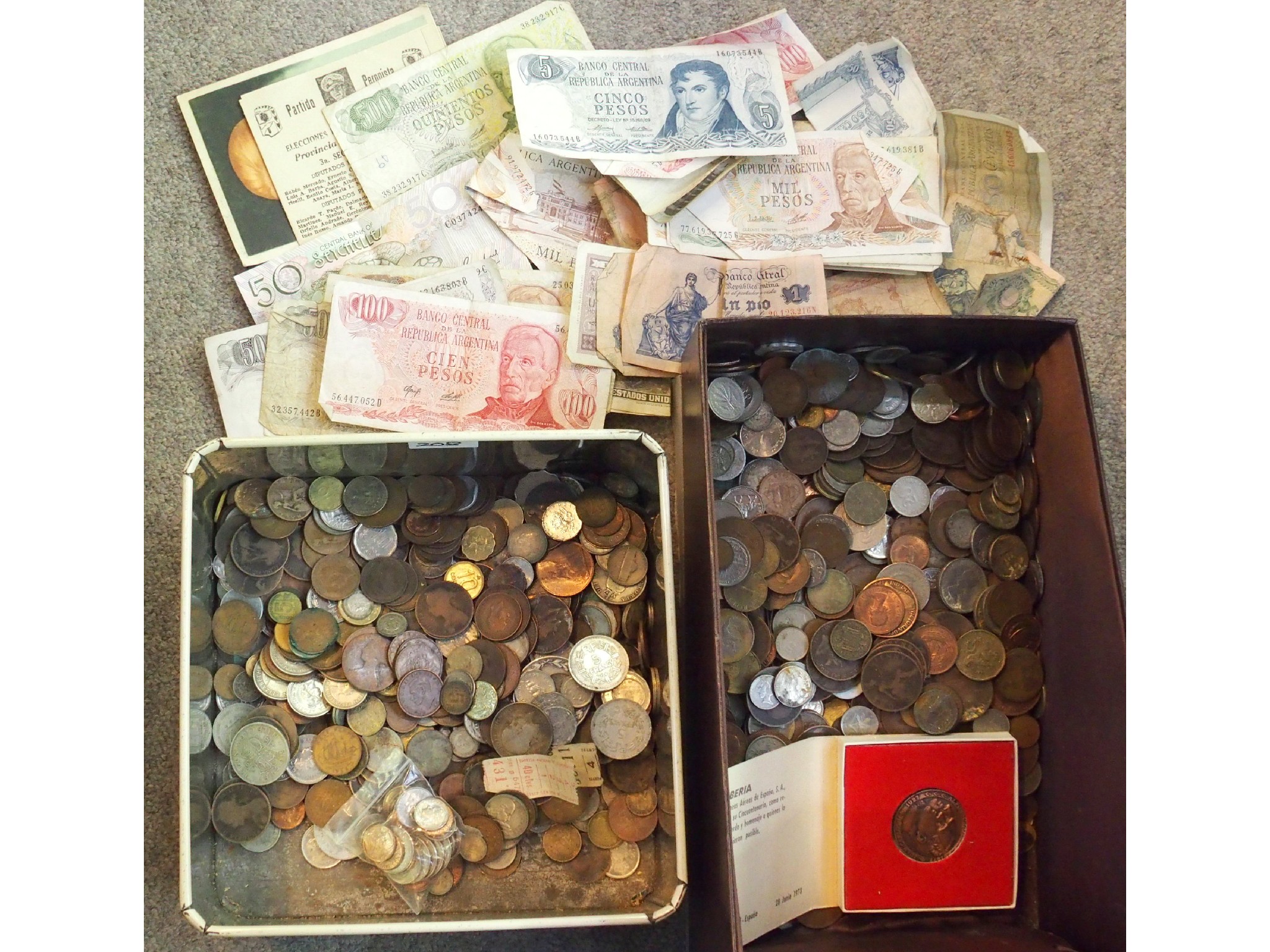 Appraisal: Two boxes of mixed GB and foreign coinage