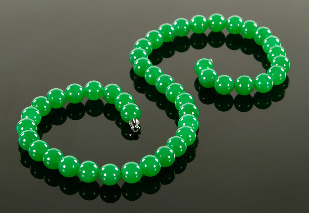 Appraisal: - Chinese Jade Necklace Chinese necklace green jade Provenance CT