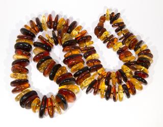 Appraisal: Amber bead necklace Amber bead necklace composed of rondelle amber